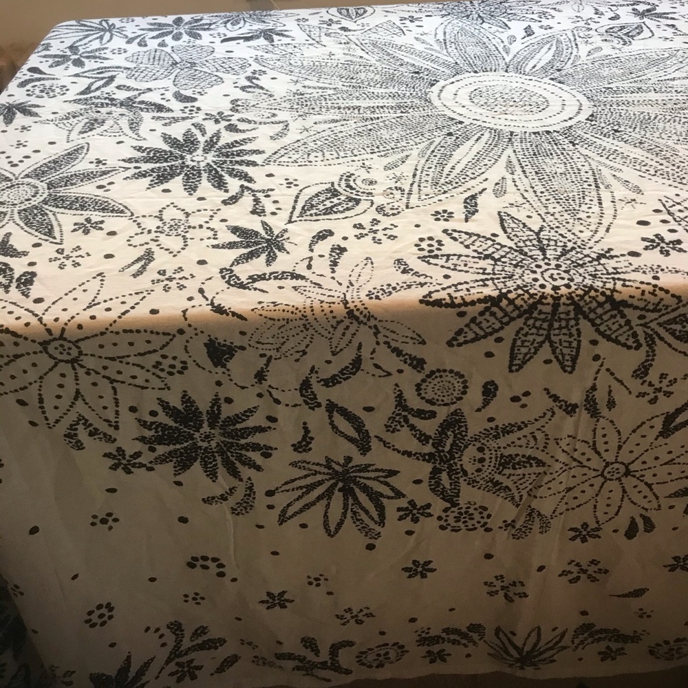 New Black white all cotton square Tablecloth - Picture 2 of 7